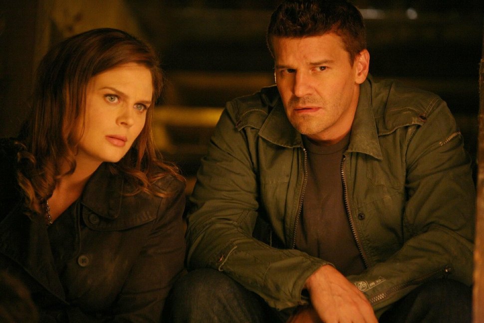 Bones Die Knochenjagerin S07e05 Sturm Und Drang The Twist In The Twister Fernsehserien De