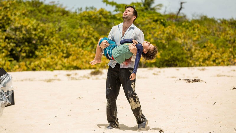 Erpressung – Wieviel ist deine Familie wert? Eion Bailey als Kevin Riley, Mauricio Alemany als Andy Riley SRF/Elite Film AG – Bild: SRF2 Erpressung – Wieviel ist deine Familie wert? Eion Bailey als Kevin Riley, Mauricio Alemany als Andy Riley SRF/Elite Film AG – Bild: SRF2