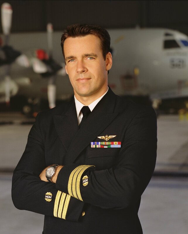J.A.G. Im Auftrag der Ehre S01E01 Tod auf dem Flugzeugträger (1) (Pilot (1)) fernsehserien.de J.A.G. Im Auftrag der Ehre S01E01 Tod auf dem Flugzeugträger (1) (Pilot (1)) fernsehserien.de