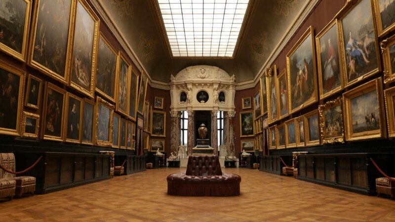 Schloss Chantilly beherbergt die zweitgrößte Sammlung antiker Gemälde Frankreichs nach dem Louvre, darunter Werke von Raphael, Ingres und Van Dyck. – Bild: ZDF und Christophe Astruc./​Christophe Astruc