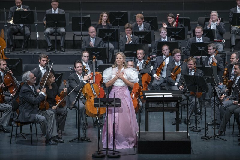 Elīna Garanča und Juan Diego Flórez bei den Salzburger Festspielen – Bild: ZDF /​ © MarcoBorrelli