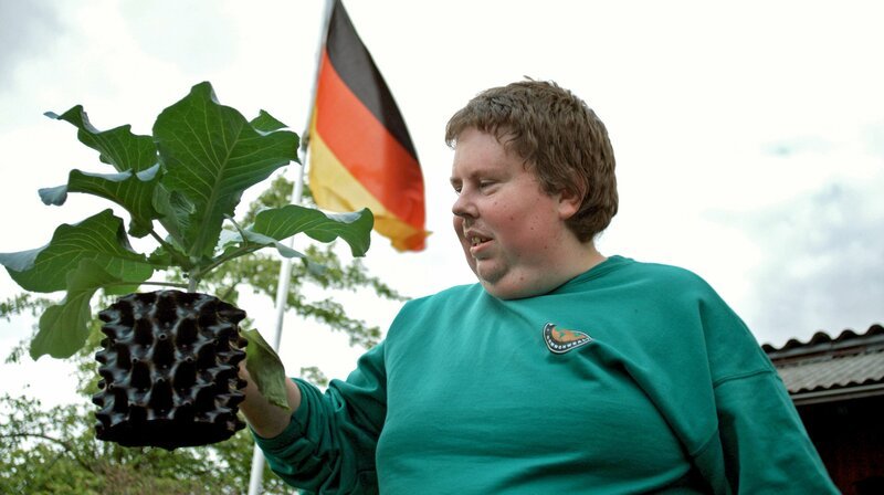 Patrick Teichmann, der Riesengemüsezüchter. – Bild: NDR/​Aspekt Telefilm