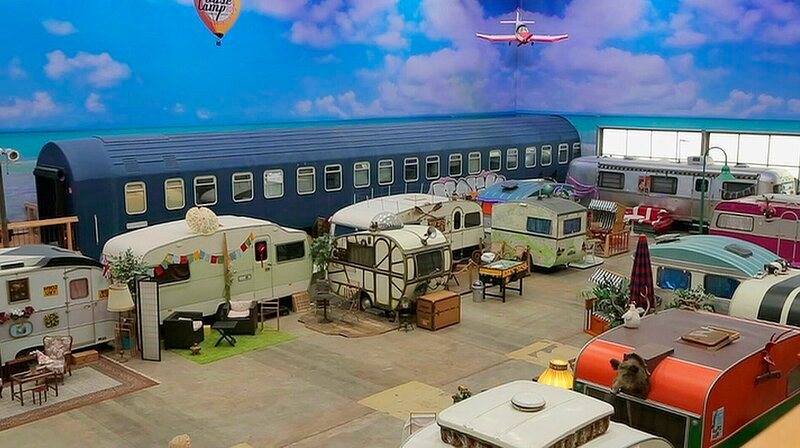 Basecamp Camping in Bonn –  jeder Camping-Wagen ein Unikat. – Bild: HR