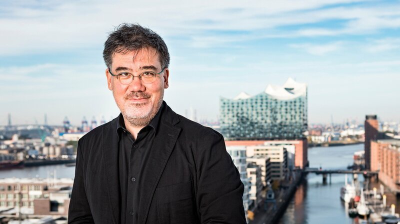 Alan Gilbert – Chefdirigent NDR Elbphilharmonie Orchester – Bild: ZDF und NDR/​Peter Hundert.