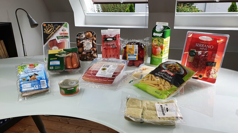 SWR Fernsehen BETRIFFT: UNSER FLEISCH, UNSERE MILCH – WAS TAUGEN LEBENSMITTELSIEGEL?, am Mittwoch (20.01.21) um 20:15 Uhr. Regionale Lebensmittel haben bei der Kundschaft ein besonders gutes Image. © SWR, honorarfrei – Verwendung gemäß der AGB im engen inhaltlichen, redaktionellen Zusammenhang mit genannter SWR-Sendung bei Nennung „Bild: SWR“ (S2+). SWR Presse/Bildkommunikation, Baden-Baden, Tel: 07221/929–23876, foto@swr.de – Bild: SWR / SWR Presse/Bildkommunikation SWR Fernsehen BETRIFFT: UNSER FLEISCH, UNSERE MILCH – WAS TAUGEN LEBENSMITTELSIEGEL?, am Mittwoch (20.01.21) um 20:15 Uhr. Regionale Lebensmittel haben bei der Kundschaft ein besonders gutes Image. © SWR, honorarfrei – Verwendung gemäß der AGB im engen inhaltlichen, redaktionellen Zusammenhang mit genannter SWR-Sendung bei Nennung „Bild: SWR“ (S2+). SWR Presse/Bildkommunikation, Baden-Baden, Tel: 07221/929–23876, foto@swr.de – Bild: SWR / SWR Presse/Bildkommunikation