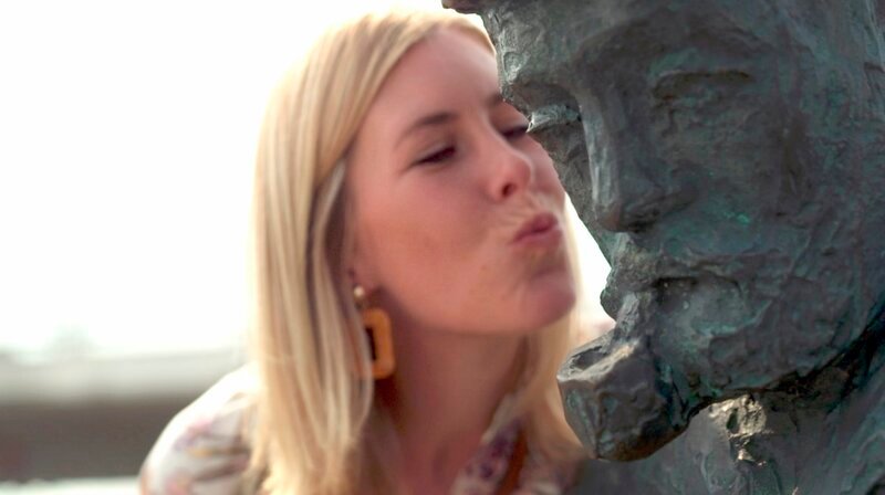 Jana begleitet uns auf unserer Reise entlang der Schlei. © HR, honorarfrei – Verwendung gemäß der AGB im engen inhaltlichen, redaktionellen Zusammenhang mit genannter HR-Sendung bei Nennung „Bild: HR“ (S2). HR/Pressestelle, Tel: 069/155–4954, Fax: -3005 – Bild: HR / HR/Pressestelle Jana begleitet uns auf unserer Reise entlang der Schlei. © HR, honorarfrei – Verwendung gemäß der AGB im engen inhaltlichen, redaktionellen Zusammenhang mit genannter HR-Sendung bei Nennung „Bild: HR“ (S2). HR/Pressestelle, Tel: 069/155–4954, Fax: -3005 – Bild: HR / HR/Pressestelle