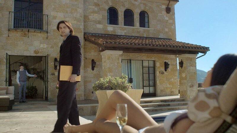 For Sale - Haus mit Pool und Leiche – Bild: Silverline