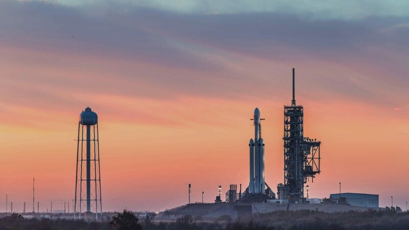 Am 6. Februar 2018 startete die SpaceX-Rakete „Falcon Heavy“ zu ihrem Jungfernflug. Auf den erfolgreichen Test folgte am 11. April 2019 der erste kommerzielle Start. – Bild: N24 Doku