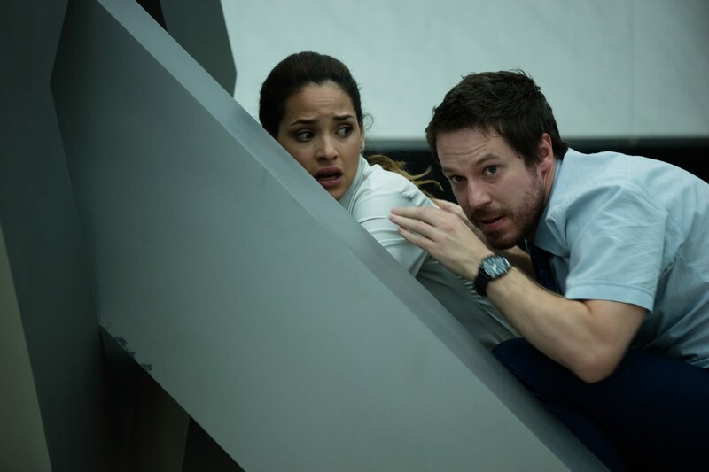 Das Belko Experiment – Bild: 2017 Orion Releasing LLC. All Rights Reserved. /​ Hector Alvarez Lizenzbild frei