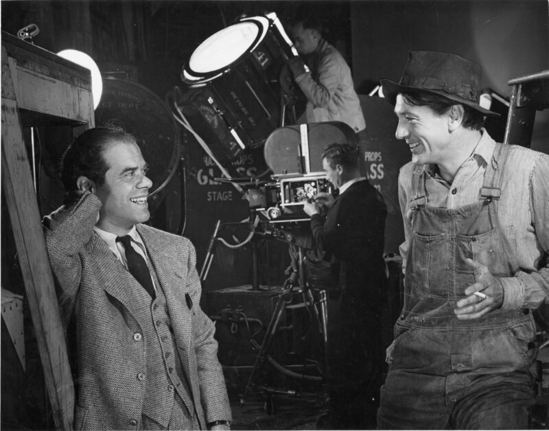 Filmregisseur Frank Capra und Gary Cooper. – Bild: ORF/Poorhouse International Filmregisseur Frank Capra und Gary Cooper. – Bild: ORF/Poorhouse International