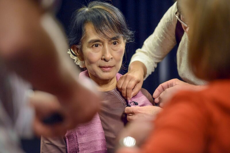 Hat der Westen Aung San Suu Kyi die ganze Zeit missverstanden? Oder ist sie nur ein Opfer der komplizierten Umstände im eigenen Land? – Bild: ZDF und BBC.
