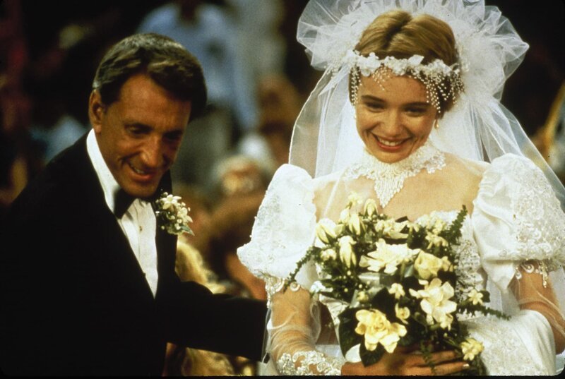 Mike Seaver (Roy Scheider, l.); Roxy (Karen Young, r.) – Bild: 1989 Orion Pictures Corporation. All Rights Reserved. Lizenzbild frei Mike Seaver (Roy Scheider, l.); Roxy (Karen Young, r.) – Bild: 1989 Orion Pictures Corporation. All Rights Reserved. Lizenzbild frei