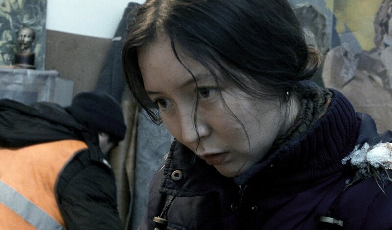 Ayka (Samal Yeslyamova), eine junge Kirgisin, lebt illegal in Moskau. – Bild: ZDF und Jolanta Dylewska./​Jolanta Dylewska