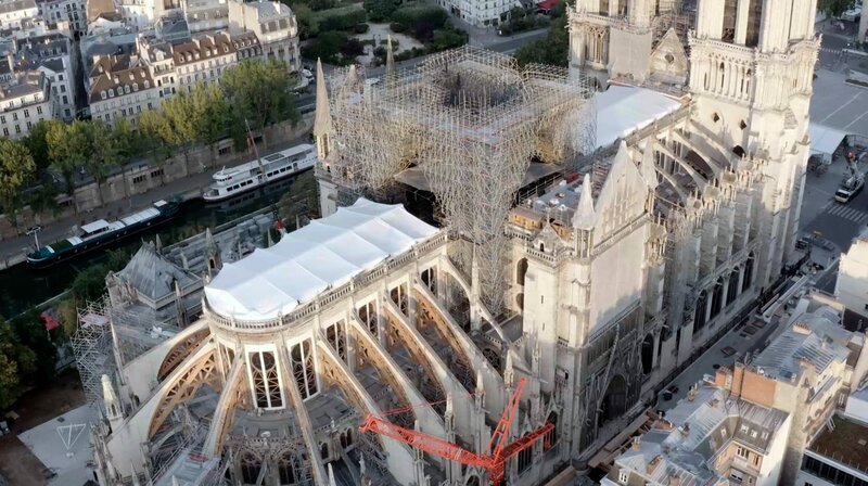 Luftaufnahme der Kathedrale im Herzen von Paris – Bild: ZDF und NDR/​GEDEON.