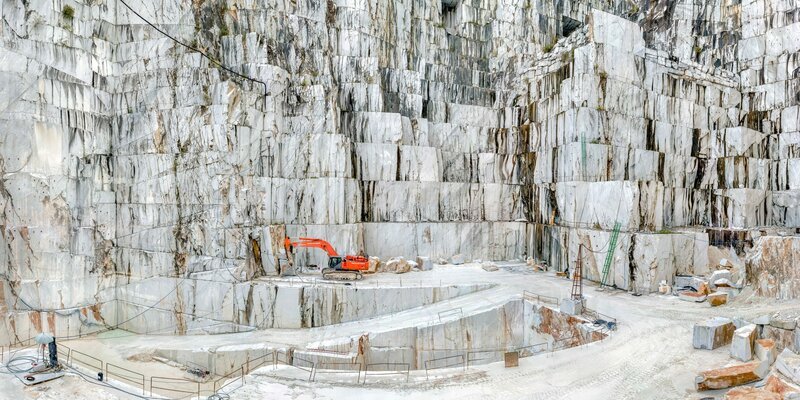 Carrara Marmorsteinbrüche, Cava di Canalgrande, Carrara, Italien. – Bild: ORF/​Happy entertainment/​mt trading/​Edward Burtynsky/​Nicholas Metivier Gallery