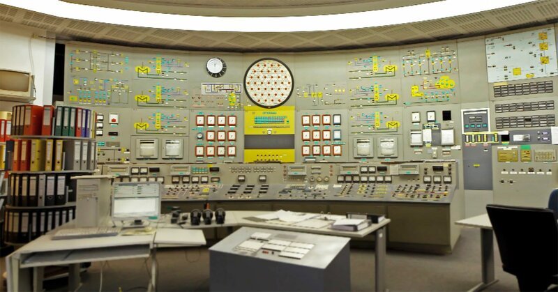 Die DDR setzte nicht nur stark auf Atomkraft zur Stromerzeugung, sie war zeitweise sogar der viertgrößte Uran-Lieferant der Welt. Sowjetische Atombomben wurden mit Uran aus Deutschland gebaut und im Kalten Krieg auch in der DDR stationiert. – Bild: ZDF und Kristof Kannegießer.