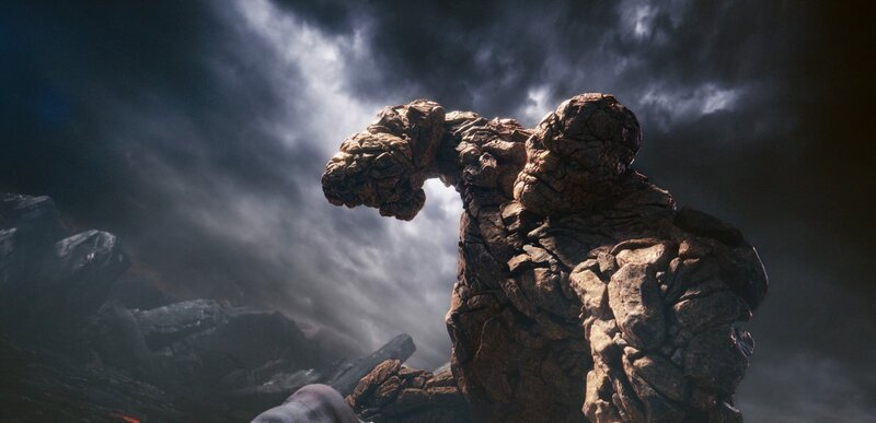 Substanzen von einem fremden Planeten sorgen dafür, dass Ben Grimm (Jamie Bell) sich in einen steinernen Muskelprotz verwandelt. Während sein Freund Reed Richards verzweifelt nach einem Weg sucht, die Mutation rückgängig zu machen, arbeitet Ben für das Militär… – Bild: ProSieben Substanzen von einem fremden Planeten sorgen dafür, dass Ben Grimm (Jamie Bell) sich in einen steinernen Muskelprotz verwandelt. Während sein Freund Reed Richards verzweifelt nach einem Weg sucht, die Mutation rückgängig zu machen, arbeitet Ben für das Militär… – Bild: ProSieben