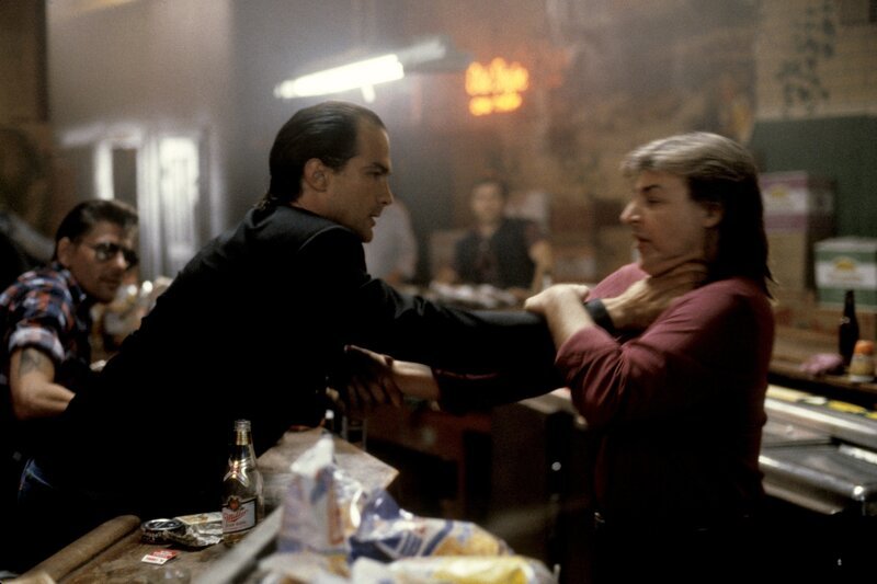Schon bald wird Nico (Steven Seagal, l.) von seinem Vorgesetzten angewiesen, seine Finger von dem Fall Salvano zu lassen. Nun wird Nico erst recht hellhörig und ermittelt mit zwei Freunden auf eigene Faust … – Bild: Puls 4 Schon bald wird Nico (Steven Seagal, l.) von seinem Vorgesetzten angewiesen, seine Finger von dem Fall Salvano zu lassen. Nun wird Nico erst recht hellhörig und ermittelt mit zwei Freunden auf eigene Faust … – Bild: Puls 4
