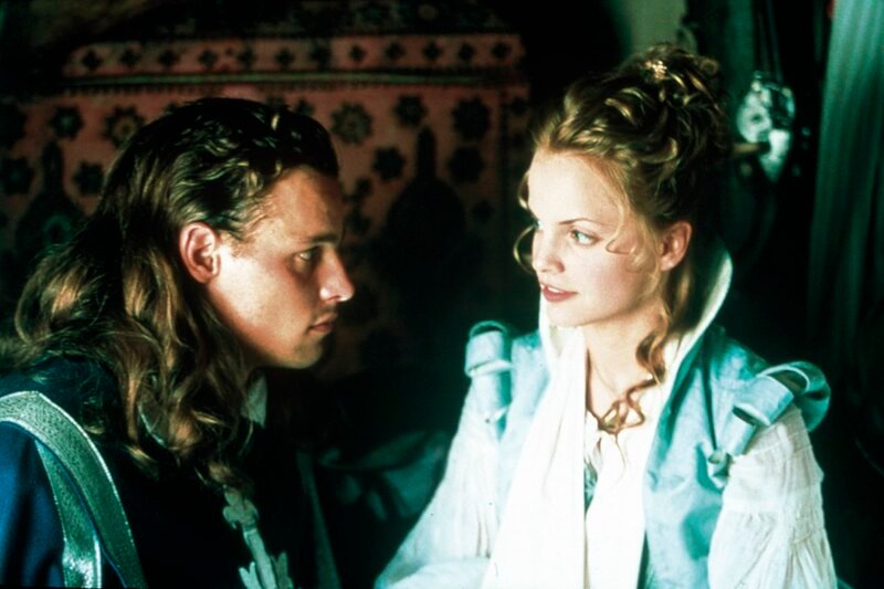 D’Artagnan (Justin Chambers) und Francesca Bonacieux (Mena Suvari). – Bild: Toro Entertainment