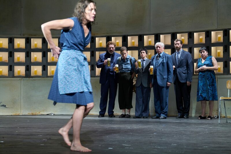 Automatenbüfett – Bild: ORF/​Burgtheater/​Matthias Horn