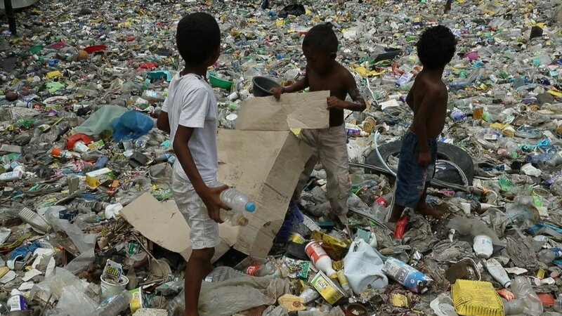 Die Straßengangs von Papua-Neuguinea – Bild: ZDF und Alexandre SpalaĎkovitch