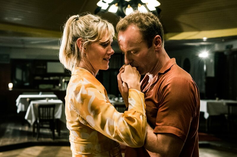 Zwischen zwei Herzen – Bild: WDR/​Degeto/​Marion von der Mehden