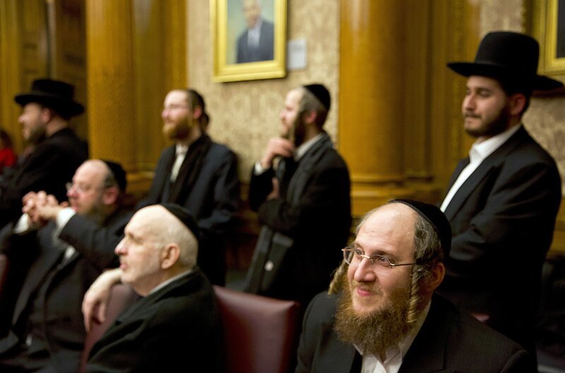 Jüdisch-Orthodoxe Gemeinde in Borough Park/​New York. – Bild: SWR/​Malka Films/​N.Weinberg Doran