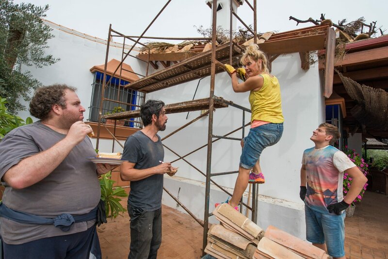 Ein Schnupfen hätte auch gereicht – Bild: TVNOW /​ Wolfgang Ennenbach