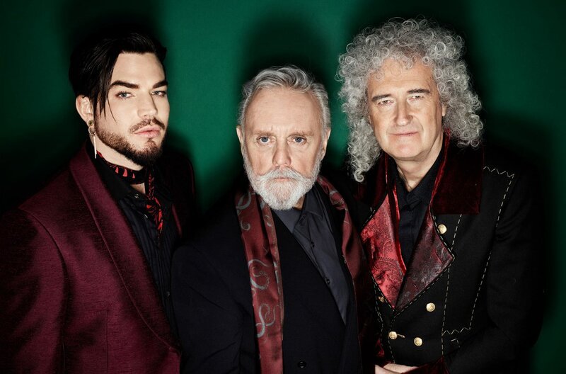 Adam Lambert, Roger Taylor und Brian May (v.l.): Fast 30 Jahre nach dem Verlust ihres genialen Leadsängers war Queen erfolgreicher denn je, mit einem mehrfach oscarprämierten Kinohit und einer ausverkauften Welttournee. – Bild: ARTE France /​ © Queen Productions Ltd./​Rankin /​ © Queen Productions Ltd./​Rankin
