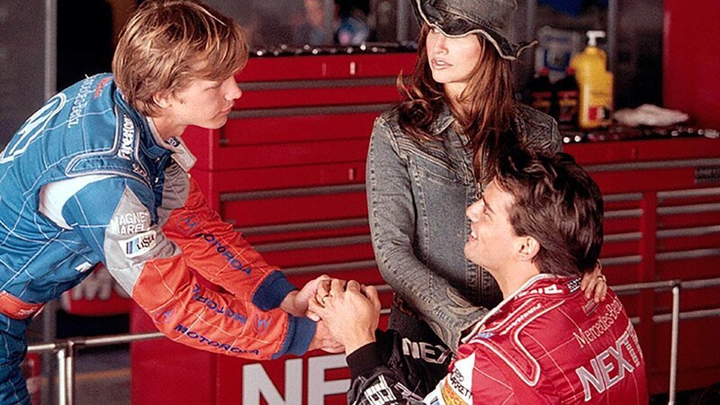 Jimmy Bly (Kip Pardue, l.), Cathy Heguy (Gina Gershon), Rennfahrer (Christian Fittipaldi) – Bild: TVNOW / © 2019 Warner Bros Jimmy Bly (Kip Pardue, l.), Cathy Heguy (Gina Gershon), Rennfahrer (Christian Fittipaldi) – Bild: TVNOW / © 2019 Warner Bros