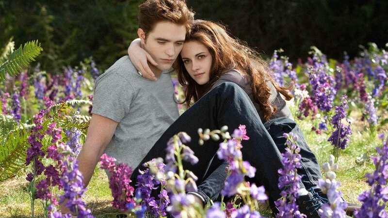 Edward (Robert Pattinson) und Bella (Kristen Stewart) – Bild: Super RTL