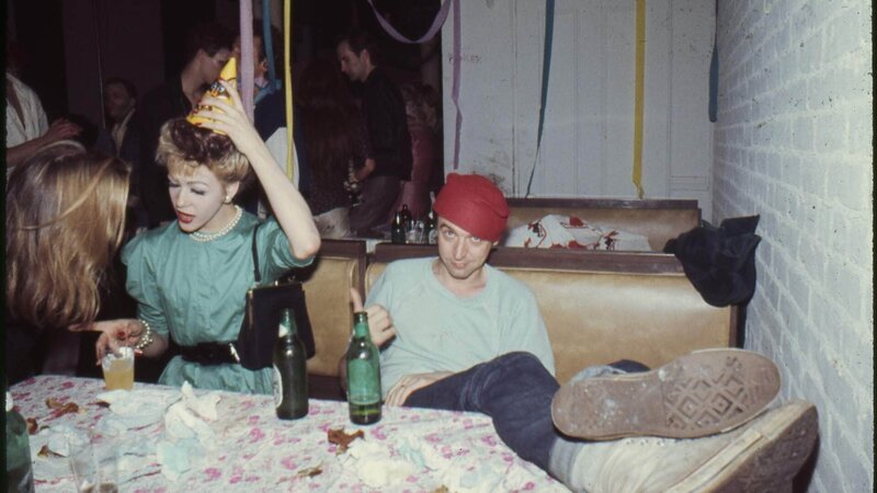 Rene Ricard und Freunde im Mudd Club. – Bild: RTL/ ©2019 Weltkino Filmverleih GmbH Rene Ricard und Freunde im Mudd Club. – Bild: RTL/ ©2019 Weltkino Filmverleih GmbH