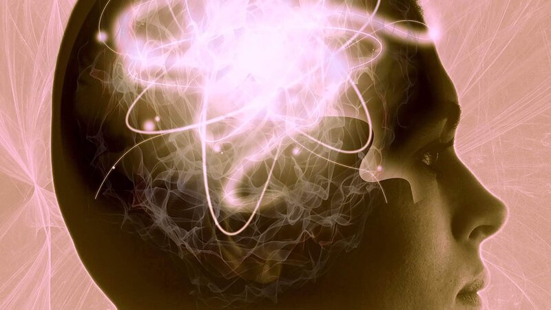 Awake - Das Leben des Yogananda – Bild: RTL Die Verwendung des Materials von RTL Deutschland ist nur zur redaktionellen Berichterstattung im Zusammenhang mit der Sendung unter Angabe der Credits/​Quellenangabe und Beachtung der unter https:/​