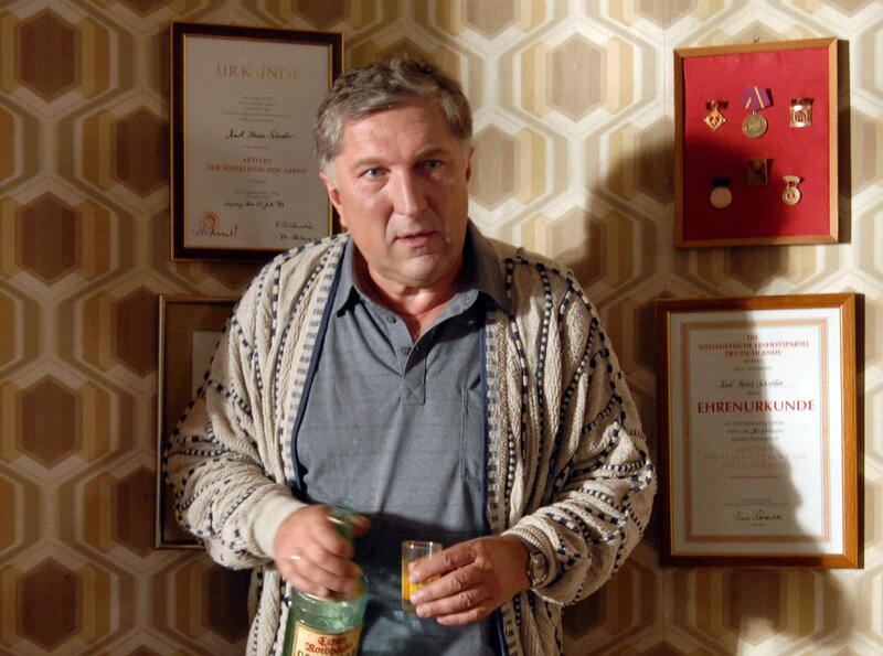 Jenseits der Mauer – Bild: MDR/​WDR/​Julia  Terjung