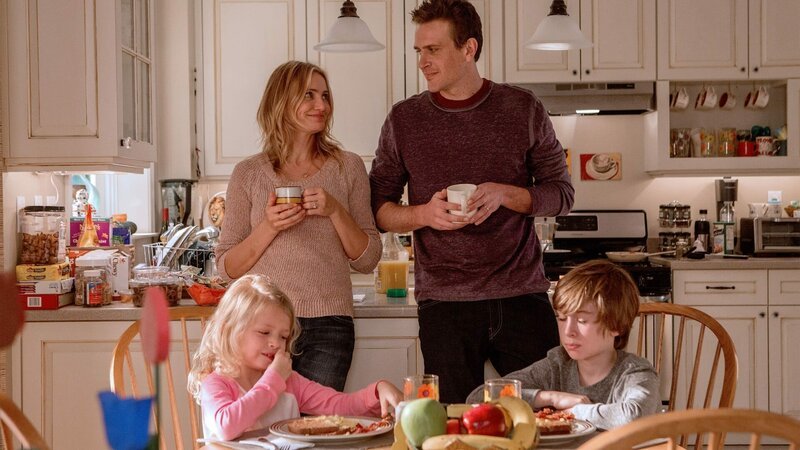 Annie (Cameron Diaz) and Jay (Jason Segel) with their kids Nell (Giselle Eisenberg) and Clive (Sebastian Thomas) in Columbia Pictures’ SEX TAPE. – Bild: RTL Zwei Annie (Cameron Diaz) and Jay (Jason Segel) with their kids Nell (Giselle Eisenberg) and Clive (Sebastian Thomas) in Columbia Pictures’ SEX TAPE. – Bild: RTL Zwei
