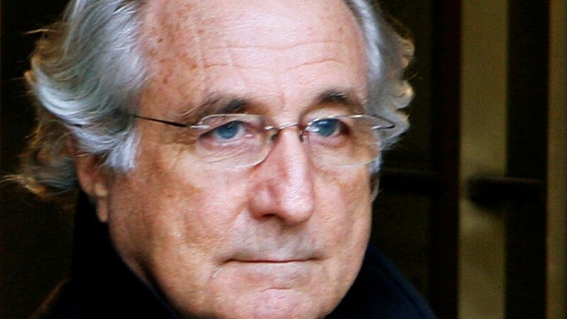 Finanz-Betrüger Bernard Madoff während der Gerichtsverhandlung 2009. – Bild: ZDF und brendan mcdermid./​brendan mcdermid