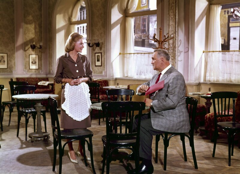 Rote Lippen soll man küssen – Bild: ORF/​Kirch Media