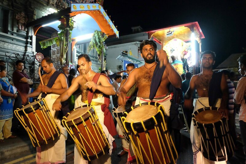 Hindu-Fest im Sri Navasakthi Vinayagar Temple, Mahé. – Bild: ORF/​Werner Zips Filmproduktion/​Angelica V. Marte