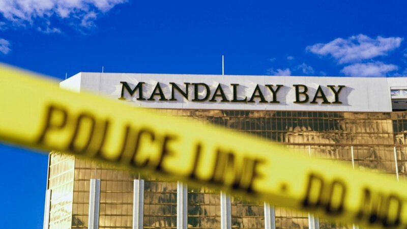Las Vegas will sich nach dem Massaker schnell wieder als sicheres Reiseziel zeigen. Die Bewegung #VegasStrong sammelt Spenden für die Opfer. Doch bis heute ist unbekannt, wohin das Geld geflossen ist. – Bild: ZDF und Ramsey Denison./​Ramsey Denison