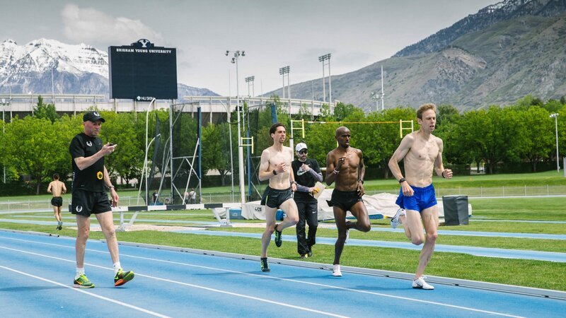 Der Chefcoach des „Nike Oregon Project“ Alberto Salazar (l.) wurde 2019 wegen Doping gesperrt. – Bild: ZDF und Thomas Boyd./Thomas Boyd Der Chefcoach des „Nike Oregon Project“ Alberto Salazar (l.) wurde 2019 wegen Doping gesperrt. – Bild: ZDF und Thomas Boyd./Thomas Boyd