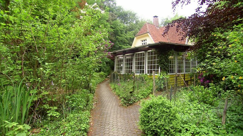 Das 119.000 Euro teure Jugendstil-Haus im Teutoburger Wald.Das 119.000 Euro teure Jugendstil-Haus im Teutoburger Wald. – Bild: RTL Zwei