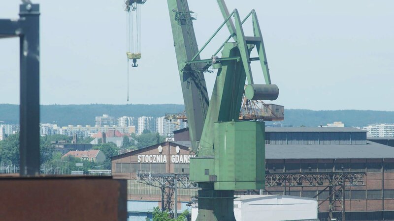 Auf der Danziger Werft beginnen die Arbeiter 1980 einen Streik, der sich gegen das Regime richtet und ganz Europa verändern wird – Bild: ZDF und arte/​NDR/​LOOKSfilm.