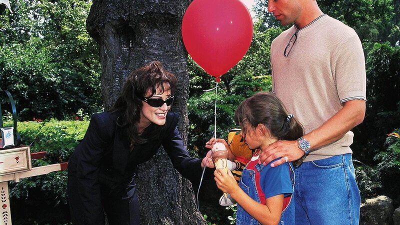 Gigolo - Bei Anruf Liebe – Bild: TVNOW /​ Andreas Kunst Die Verwendung des RTL-Bildmaterials ist nur zur redaktionellen Berichterstattung im Zusammenhang mit der jeweiligen Sendung unter Angabe der Credits/​Quellenangaben und Beachtung