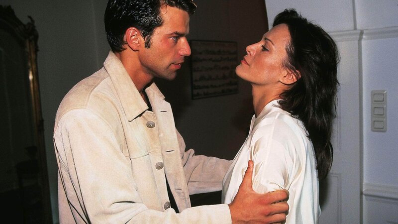 Gigolo - Bei Anruf Liebe – Bild: TVNOW /​ Andreas Kunst Die Verwendung des RTL-Bildmaterials ist nur zur redaktionellen Berichterstattung im Zusammenhang mit der jeweiligen Sendung unter Angabe der Credits/​Quellenangaben und Beachtung