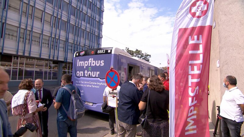 Der Impfbus tourt durch Wien. – Bild: ORF/​Bernhard Werany