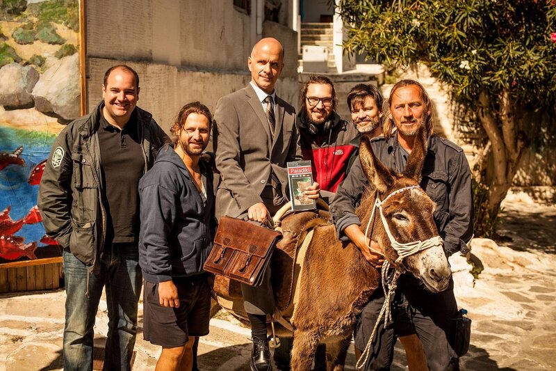 Highway to Hellas – Bild: 2014 Warner Bros. Ent. /​ MKNS