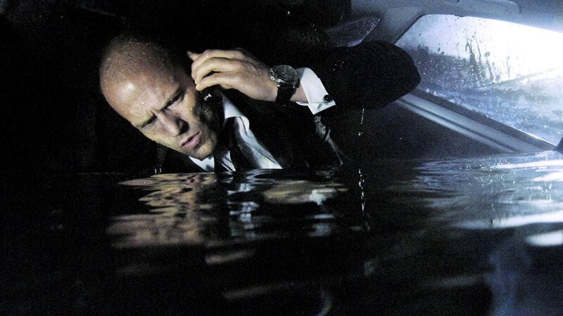 Der Auftrag, zu dem Frank Martin (Jason Statham) gezwungen wurde, stellt den „Transporter“ vor völlig neue Herausforderungen. – Bild: TVNOW /​ Twentieth Century Fox Die Verwendung des VOX Bildmaterials ist nur zur redaktionellen Berichterstattung im Zusammenhang mit der jeweiligen Sendung unter Angabe der Credits/​Quellenangabe und Be