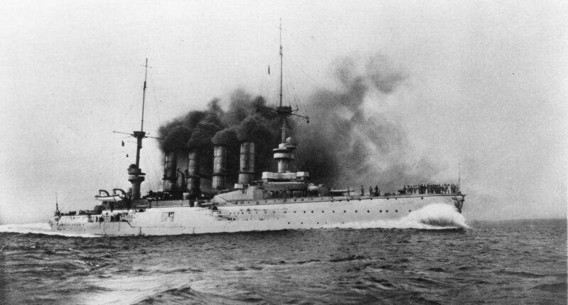 Die „Scharnhorst“ war das Flagschiff des deutschen Flottengeschwaders, das 1914 vor den Falklandinseln versenkt wurde. – Bild: Nutzungsrecht: 22.06.2021 – 22.09.2021/​Hulton Archive