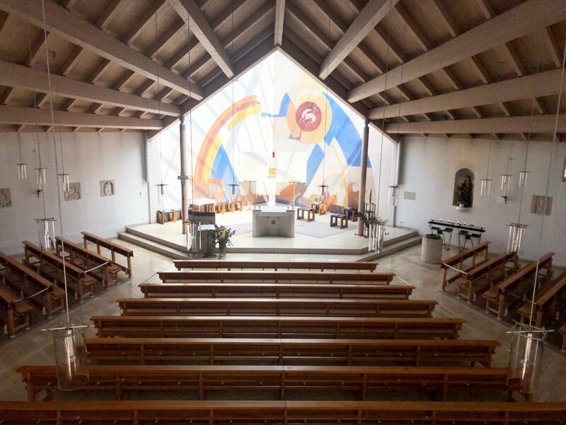 Der Sonntagsgottesdienst wird heute aus der Pfarrei Sankt Nikolaus in Herrsching am Ammersee ausgestrahlt. – Bild: ZDF und Katholische Hörfunk- und Fernseharbeit. Der Sonntagsgottesdienst wird heute aus der Pfarrei Sankt Nikolaus in Herrsching am Ammersee ausgestrahlt. – Bild: ZDF und Katholische Hörfunk- und Fernseharbeit.