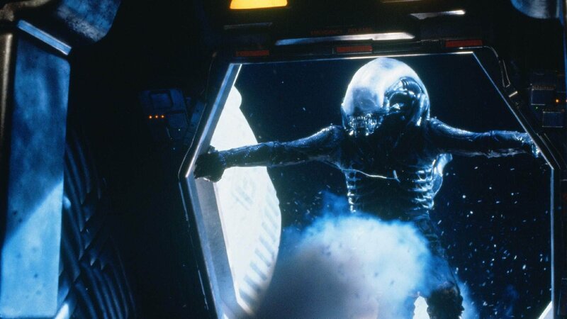 Die Besatzung des Weltraumfrachters Nostromo wird von einem Alien angegriffen … – Bild: TVNOW Die Verwendung des Bildmaterials der Mediengruppe RTL Deutschland ist nur zur redaktionellen Berichterstattung im Zusammenhang mit der jeweiligen Sendung unter Angabe der Credits/Quellenangabe u Die Besatzung des Weltraumfrachters Nostromo wird von einem Alien angegriffen … – Bild: TVNOW Die Verwendung des Bildmaterials der Mediengruppe RTL Deutschland ist nur zur redaktionellen Berichterstattung im Zusammenhang mit der jeweiligen Sendung unter Angabe der Credits/Quellenangabe u